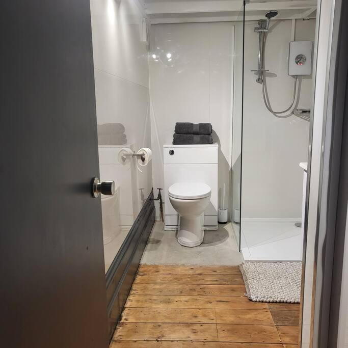 21 Mini Loft Apartment - Great Location - Comfy King Size Bed Brighton Exterior photo