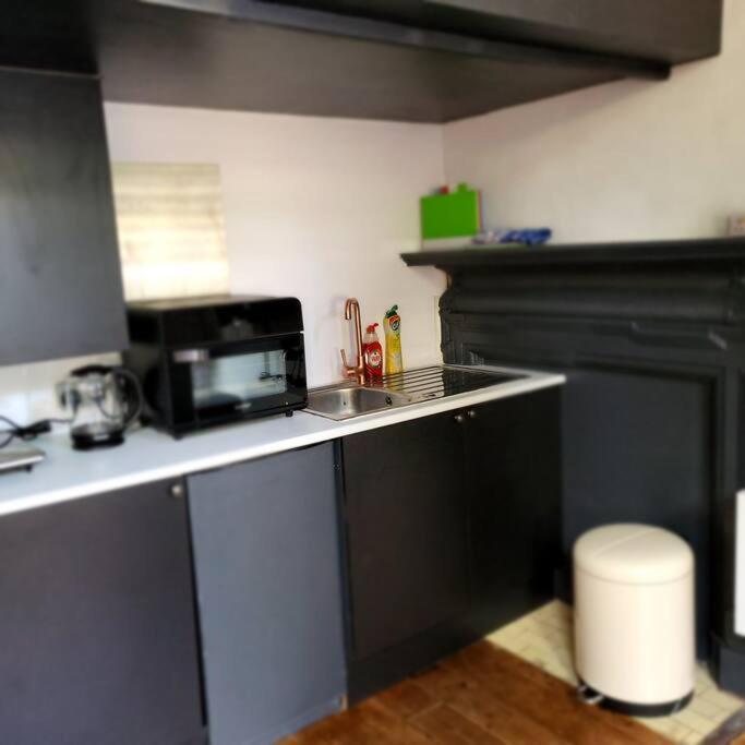 21 Mini Loft Apartment - Great Location - Comfy King Size Bed Brighton Exterior photo